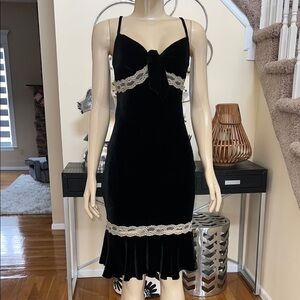 Valentino Elegant Black Velvet Dress with Lace Trim